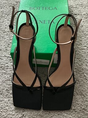 NIB Bottega Veneta Black Strappy Square-Toe Heels with Neutral Ankle Straps